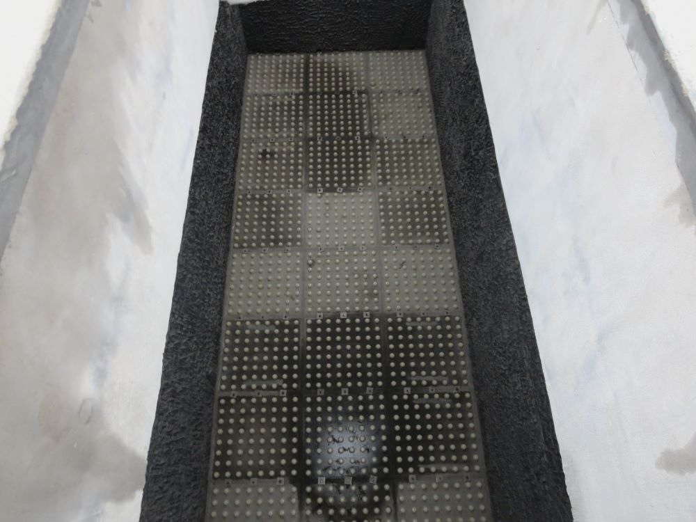 1571712754992210.jpg 碳濾池池內濾頭.JPG