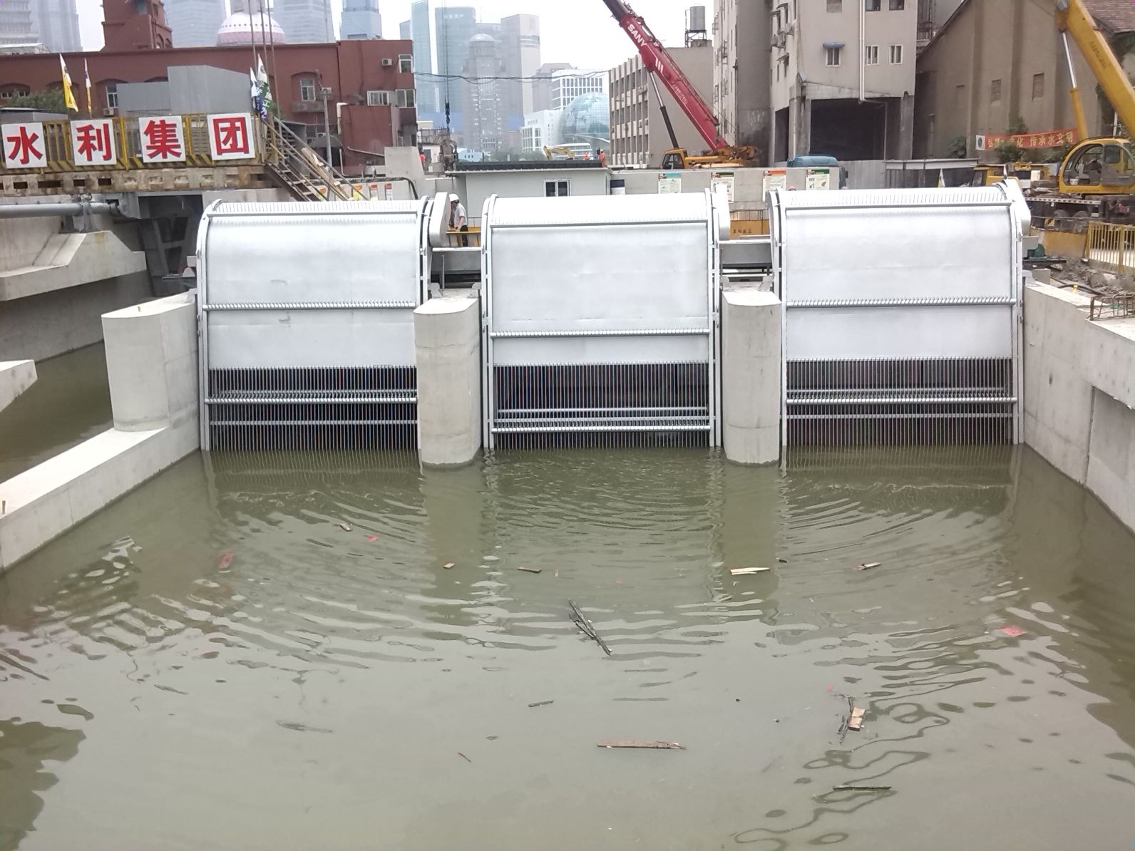 1572575671956324.jpg 虹口泵閘通水2.jpg