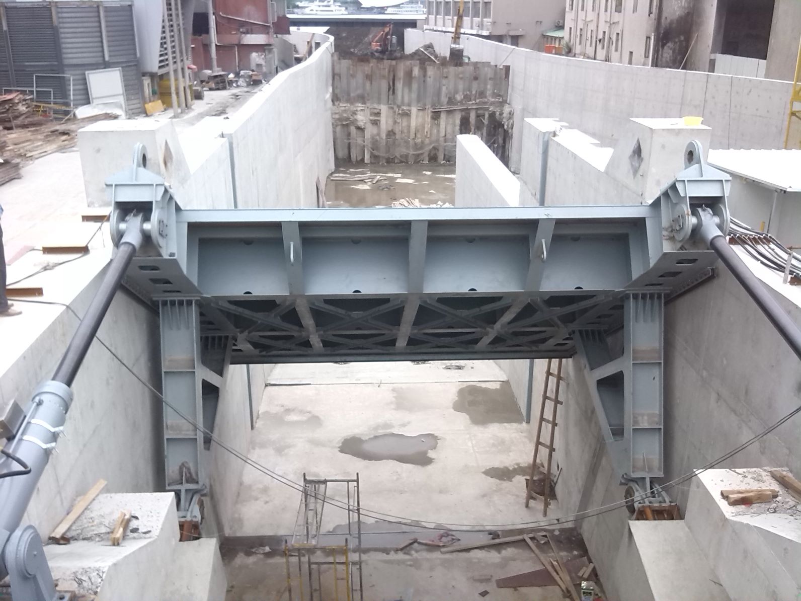 1572575784235719.jpg 虹口節(jié)制閘上臥門開閉調(diào)試.jpg