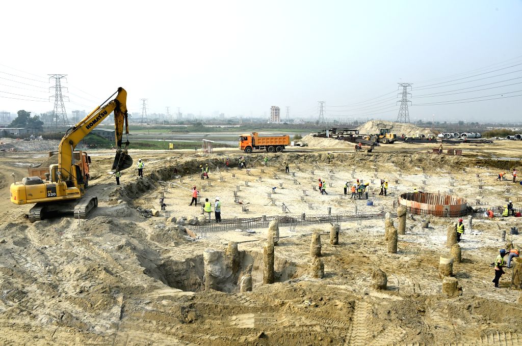 1585640239679718.jpg dhaka-dec-15-2019-laborers-work-at-a-sewage-954838.jpg