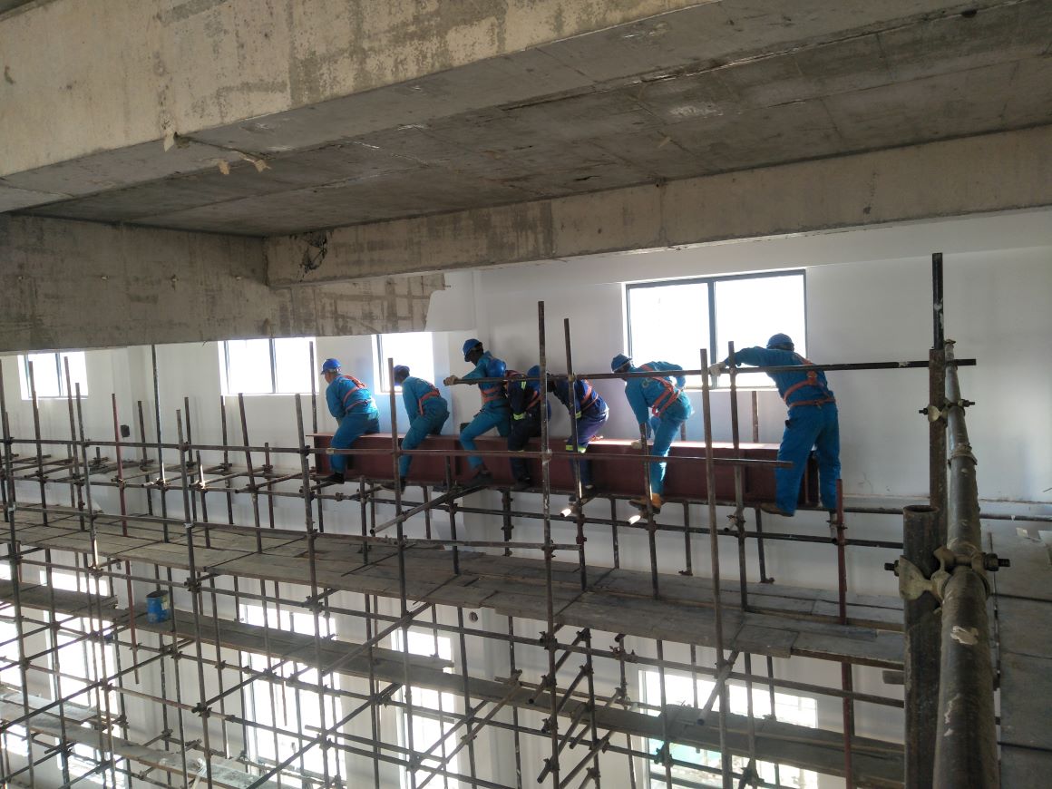 1585709473501630.jpg 送水泵房橋式起重機H型鋼梁安裝.jpg